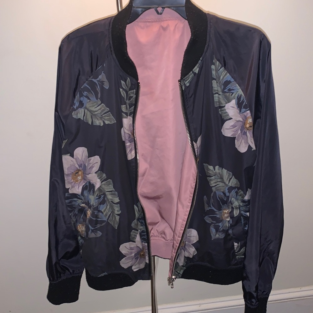 Reversible bomber jacket